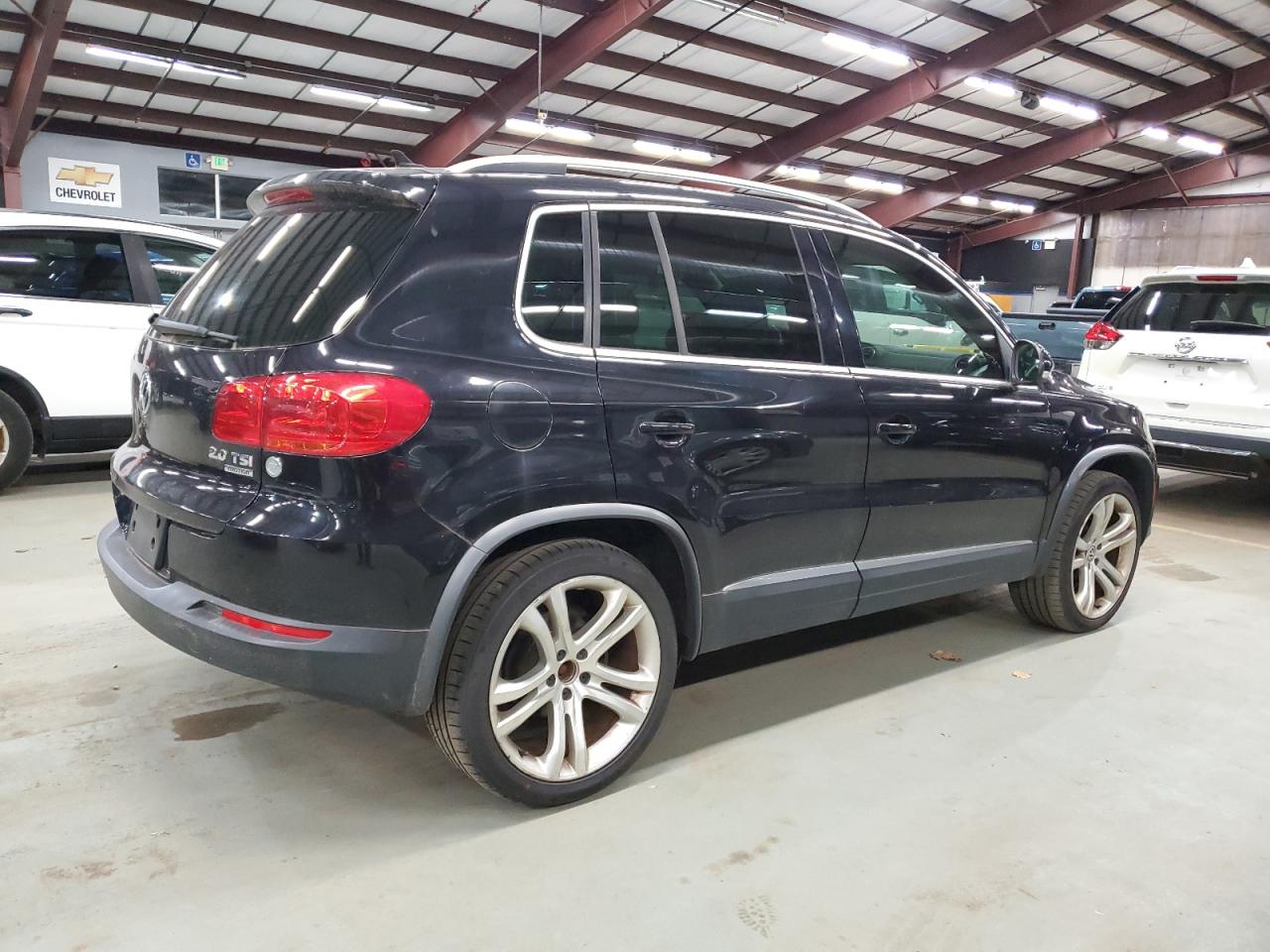 Volkswagen Tiguan S