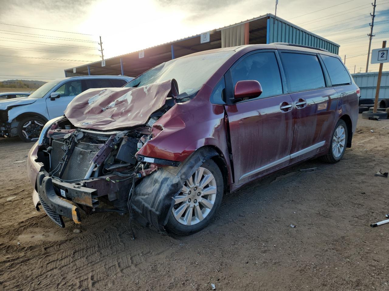 Salvage Toyota Sienna Image