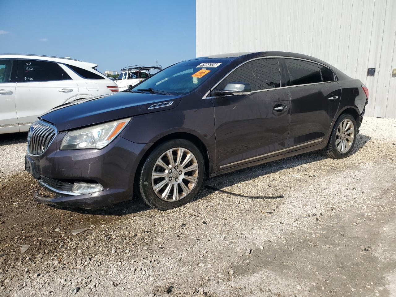 Salvage Buick LaCrosse Image
