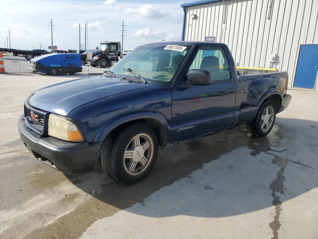 Salvage GMC Sonoma Image