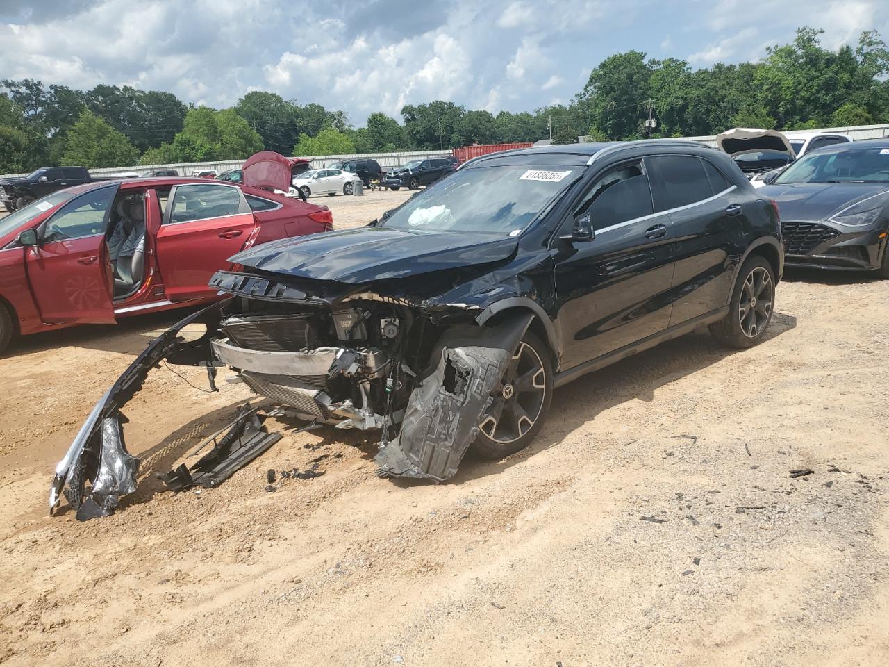 Salvage Mercedes-Benz GLA Image