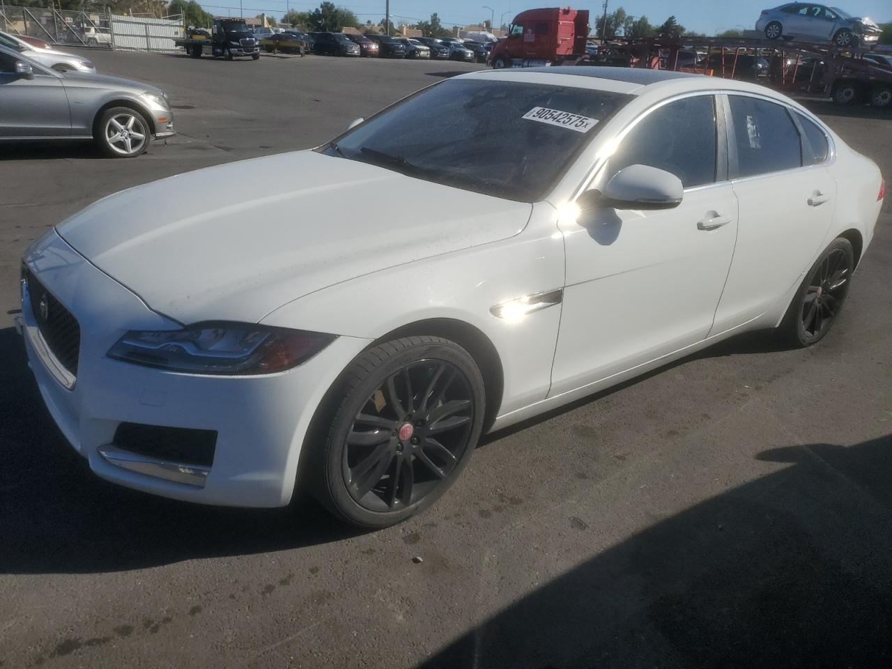 Salvage Jaguar XF Image