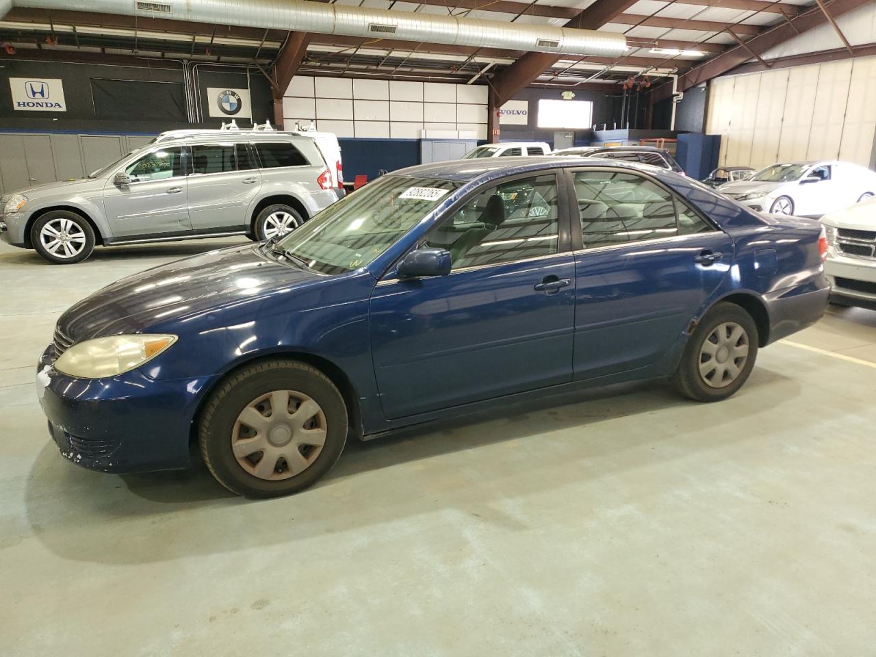 Salvage Toyota Camry Image