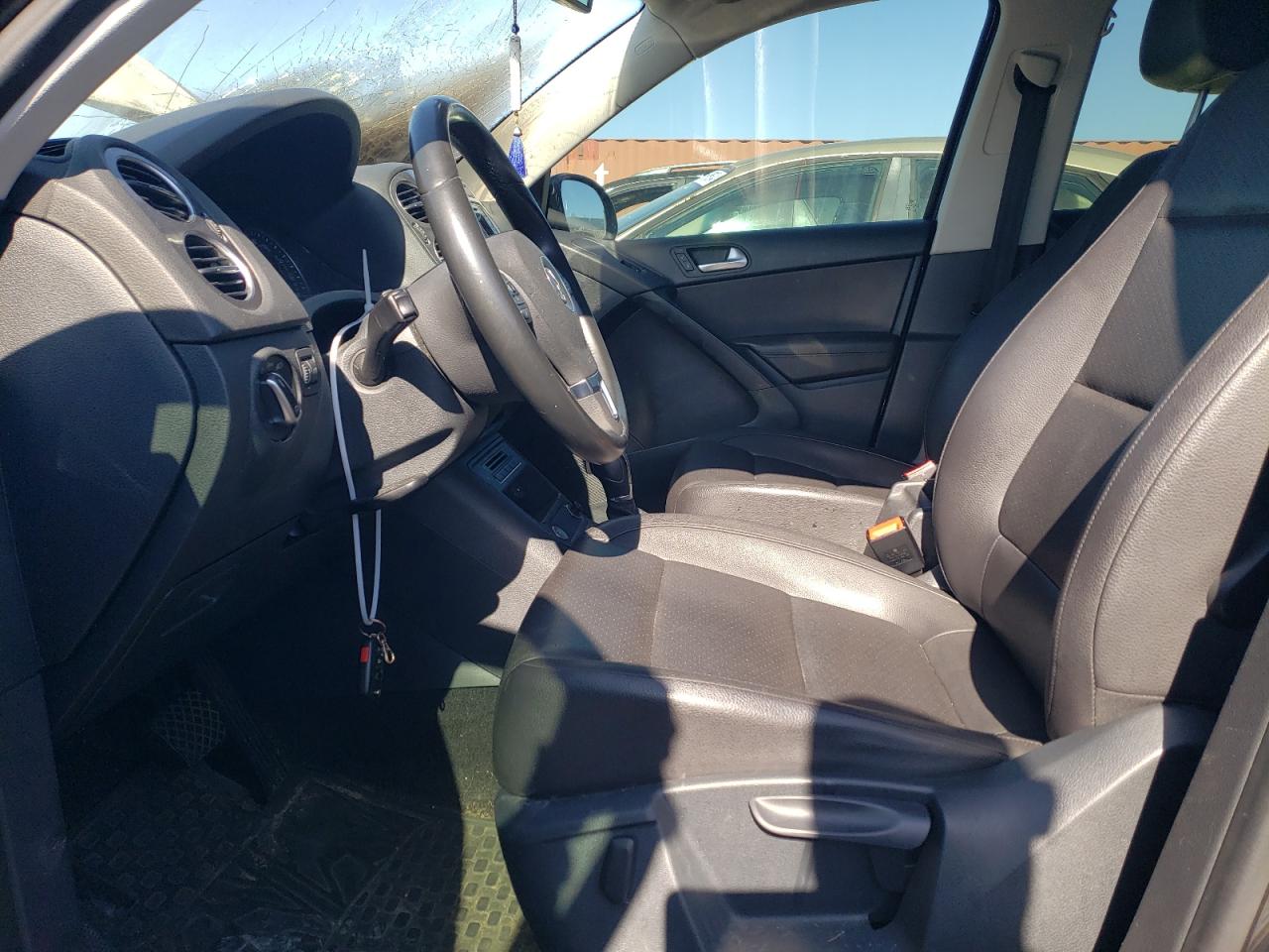 Volkswagen Tiguan S