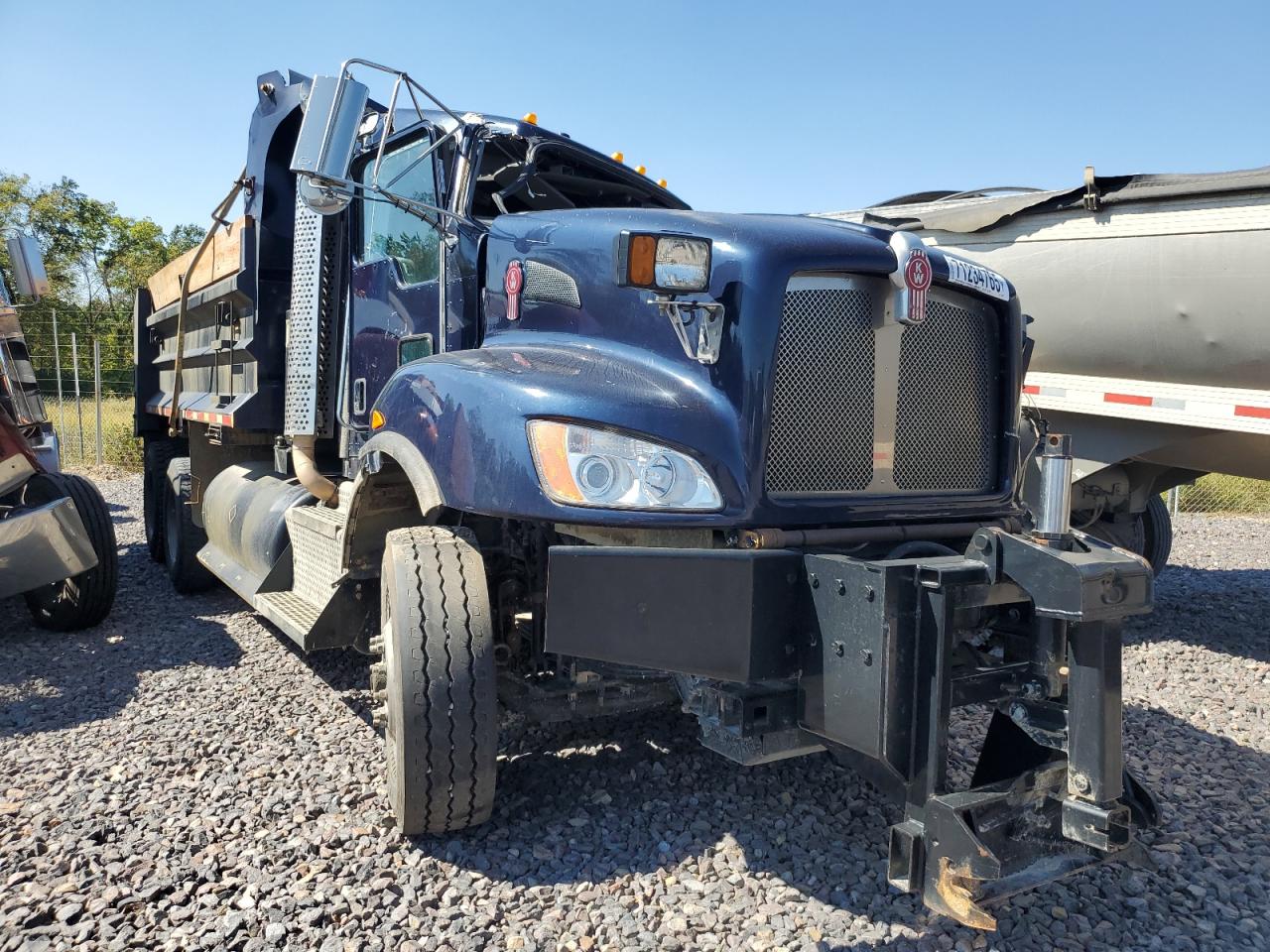 Salvage Kenworth Construction Image