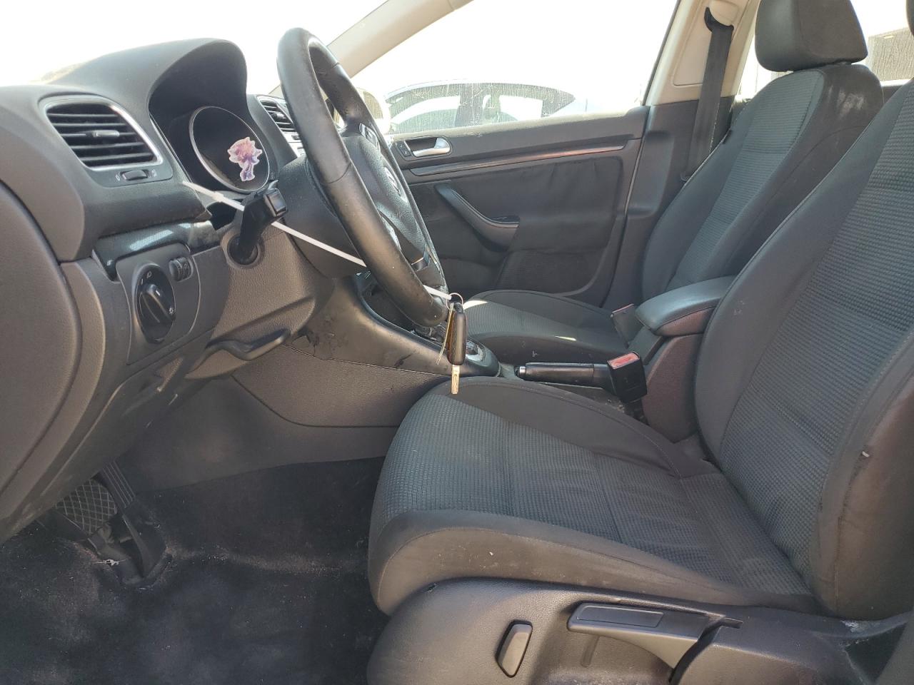Volkswagen Jetta S
