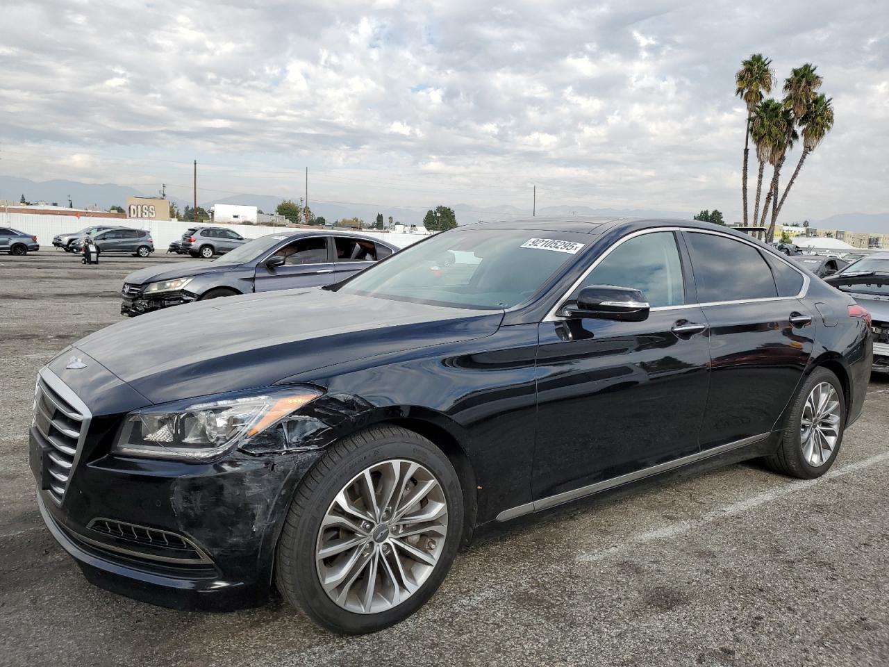 Salvage Hyundai Genesis Image