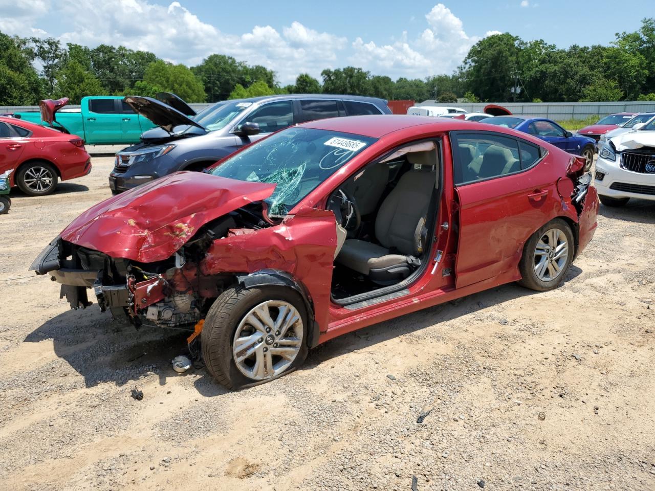 Salvage Hyundai ELANTRA Image