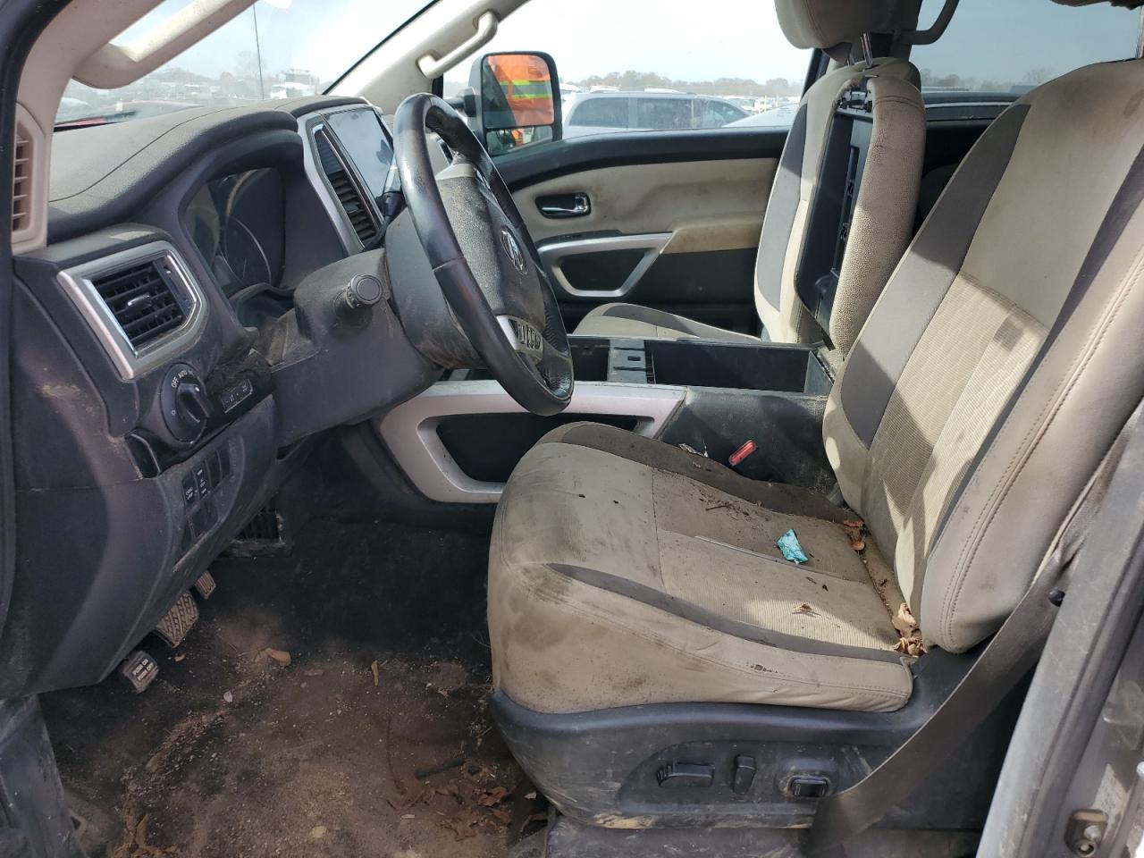 Nissan Titan
