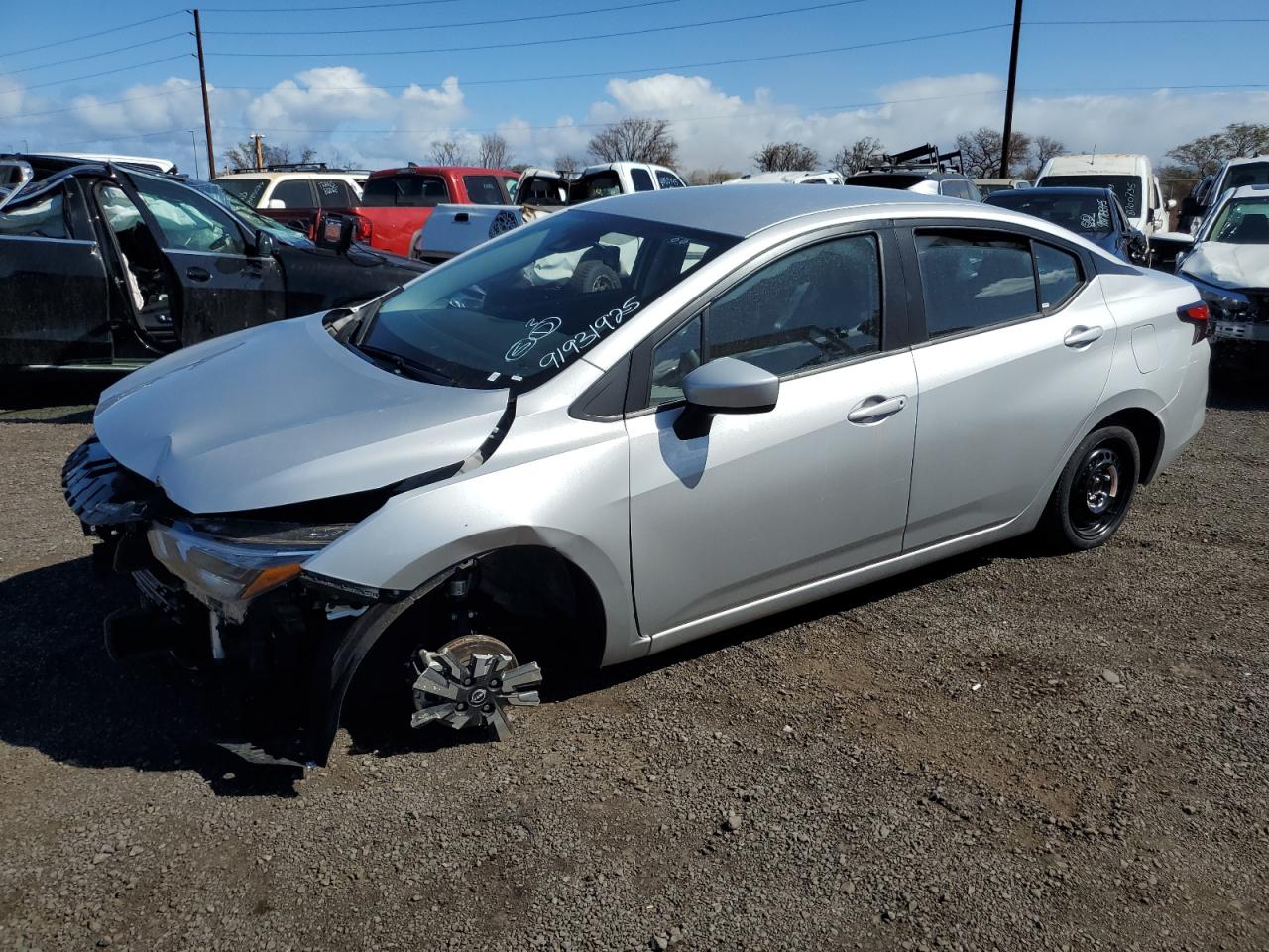 Salvage Nissan Versa Image