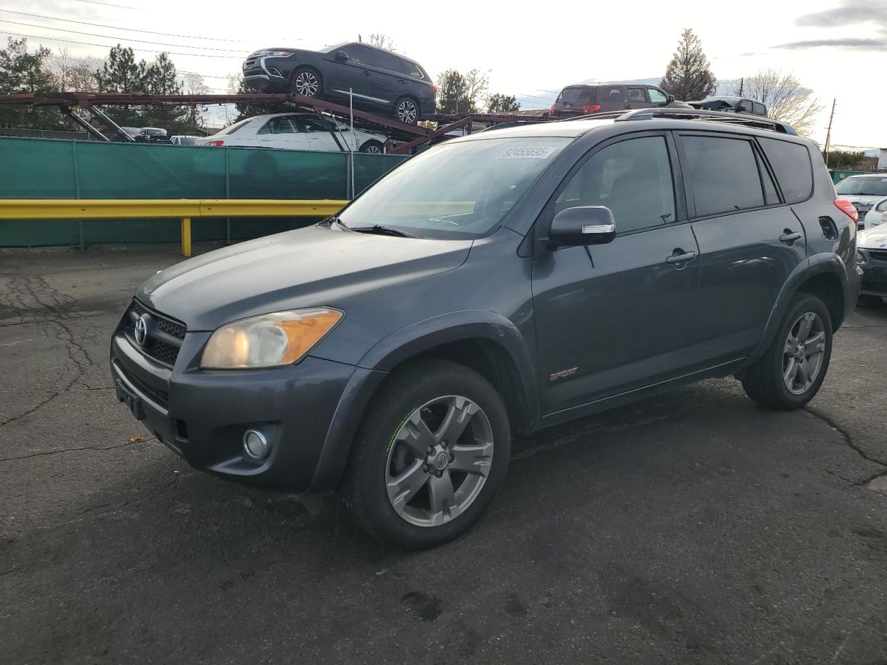 Salvage Toyota RAV4 Image