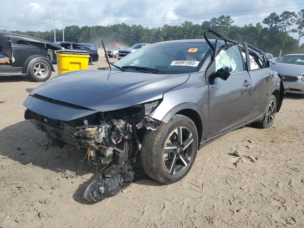 Salvage Nissan Sentra Image
