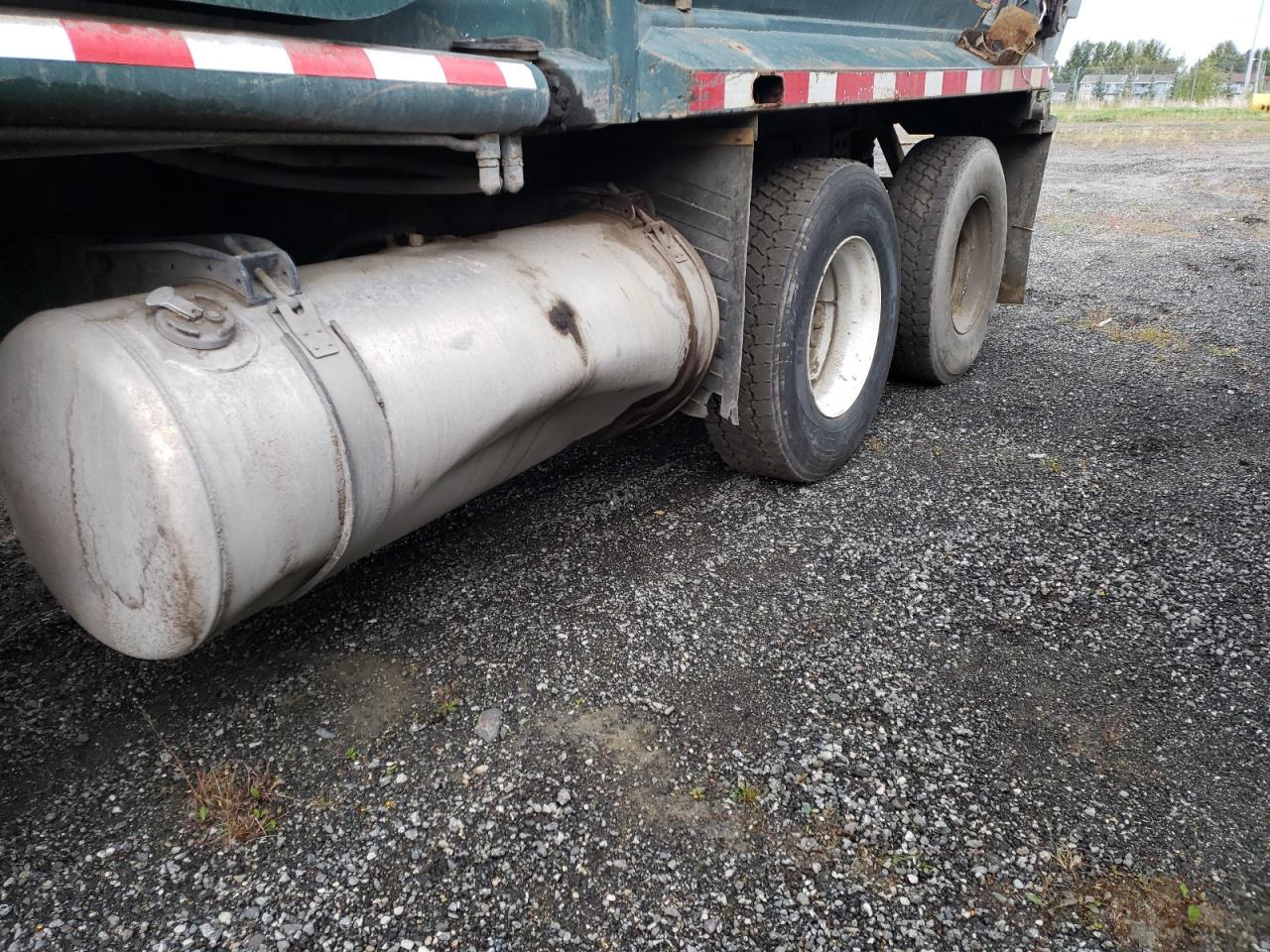 Peterbilt Tractor 320