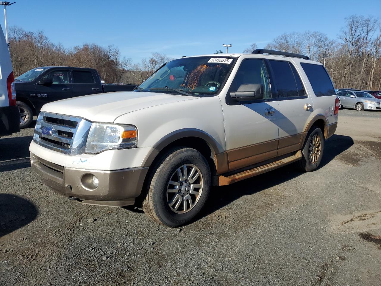 Salvage Ford Expedition Image