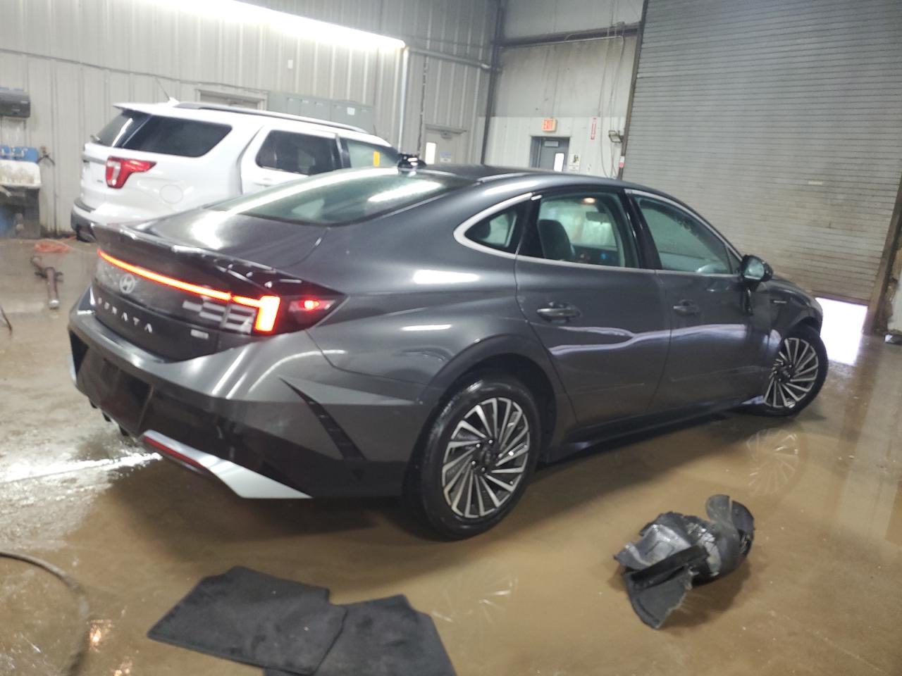 Hyundai SONATA Hybrid