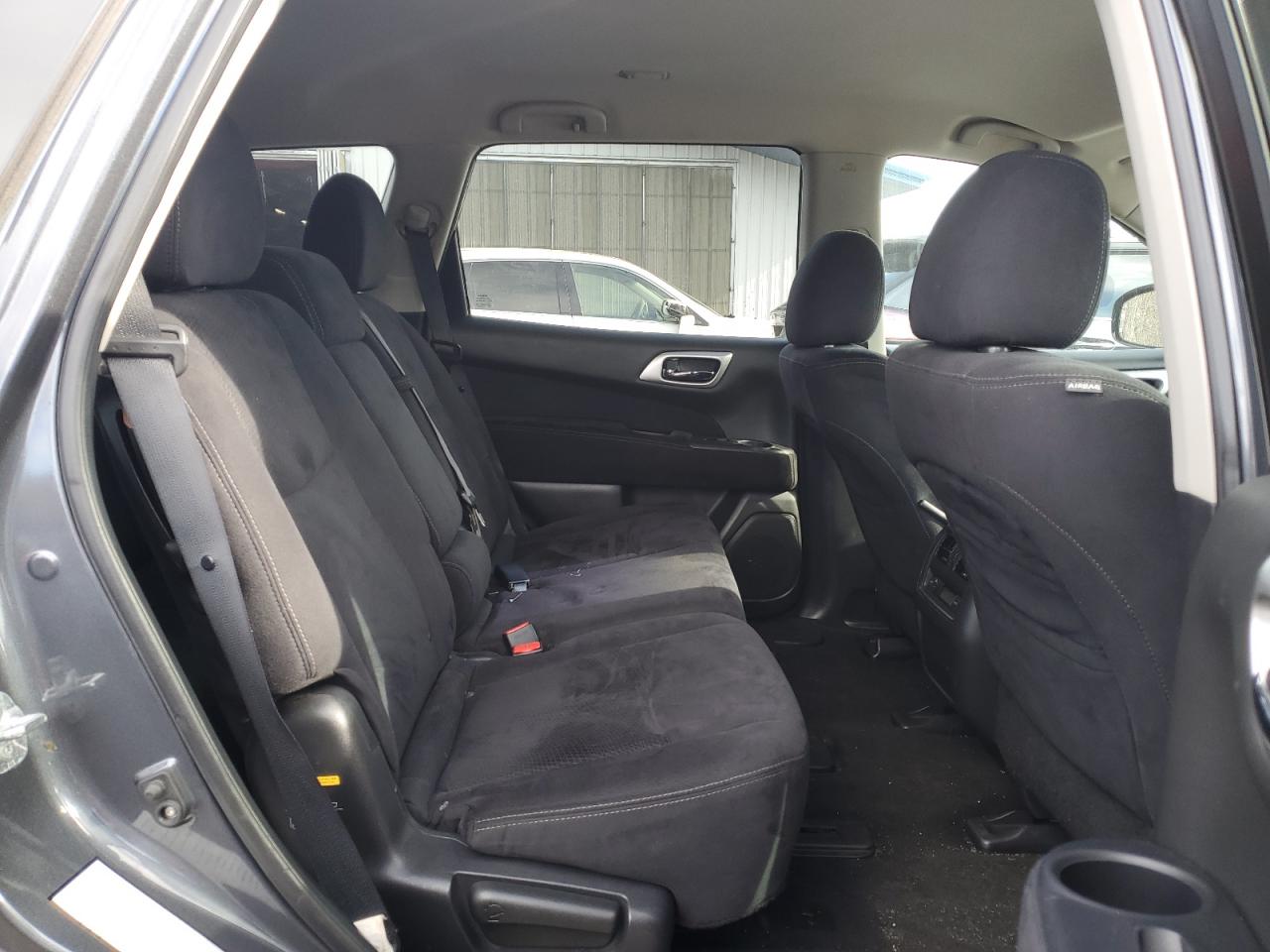 Nissan Pathfinder S