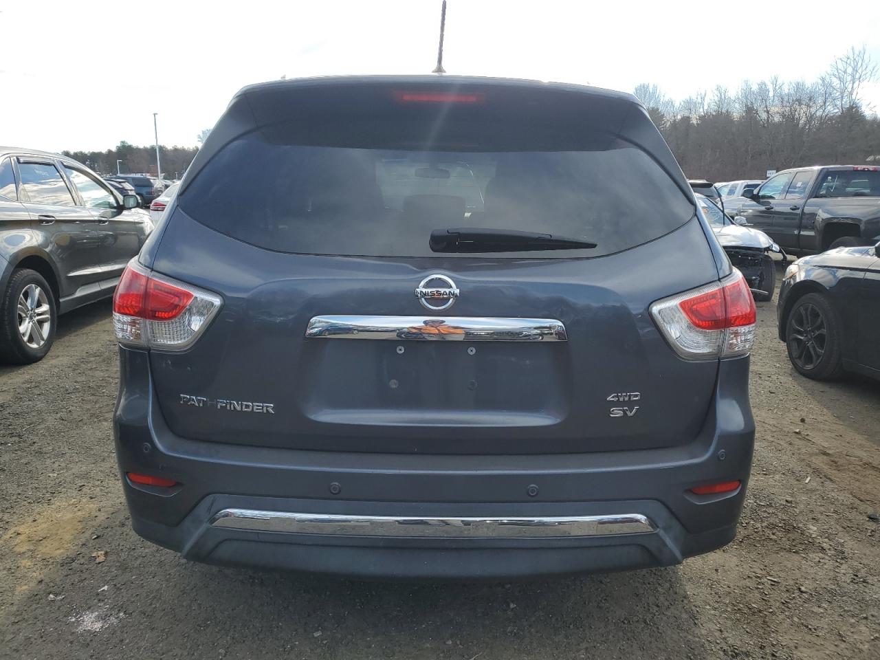Nissan Pathfinder S