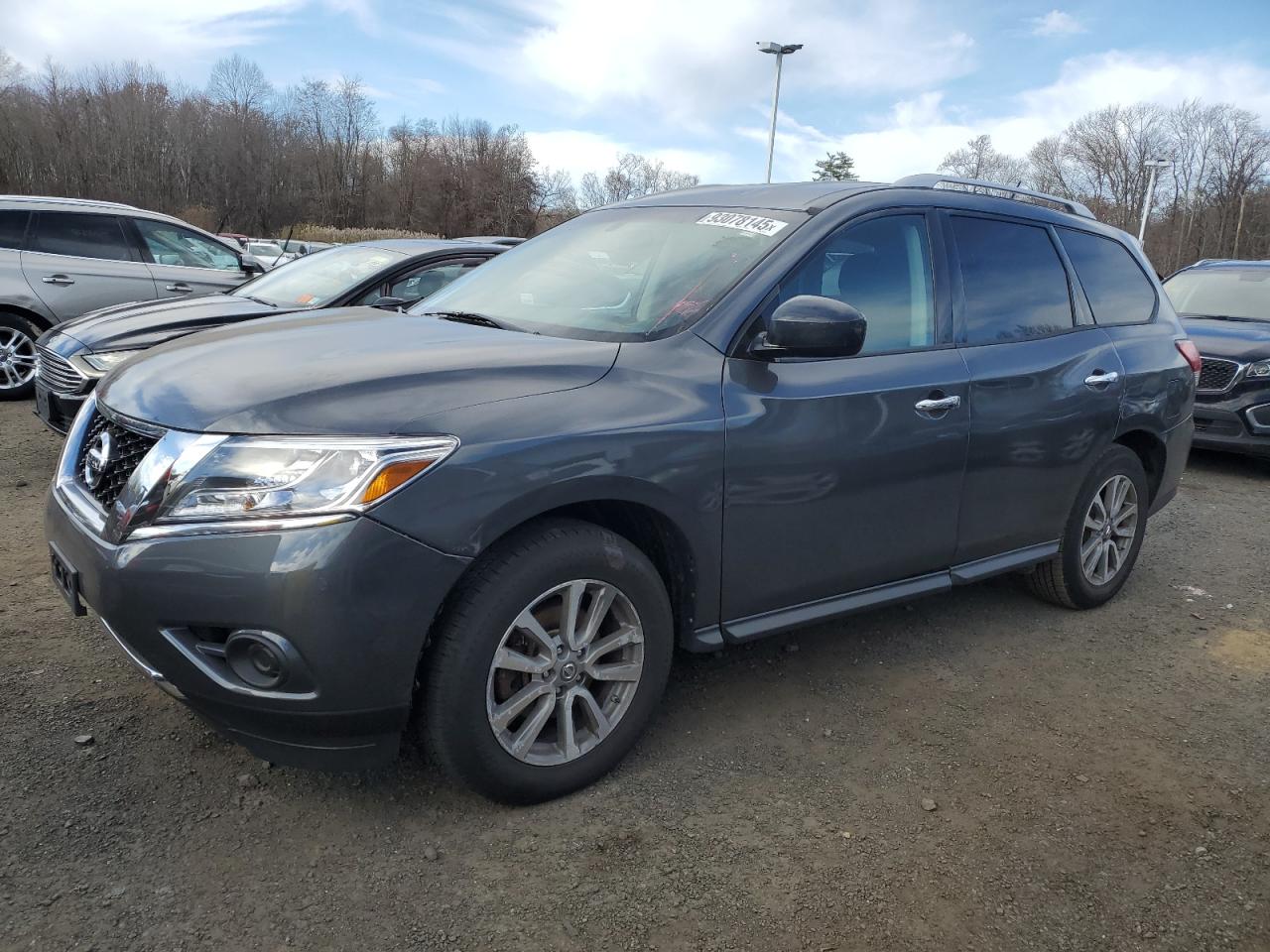 Salvage Nissan Pathfinder Image