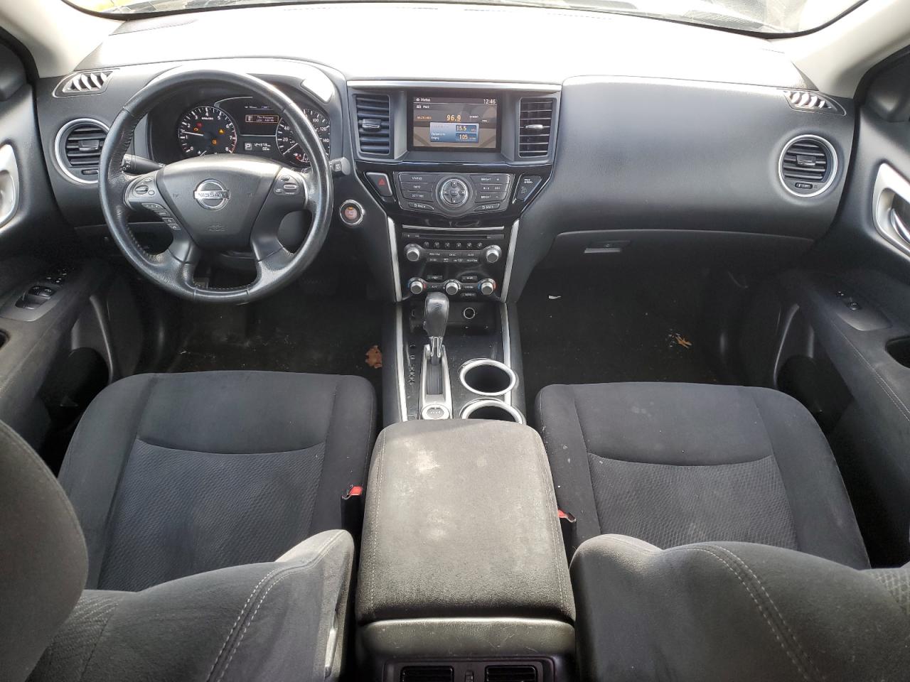 Nissan Pathfinder S