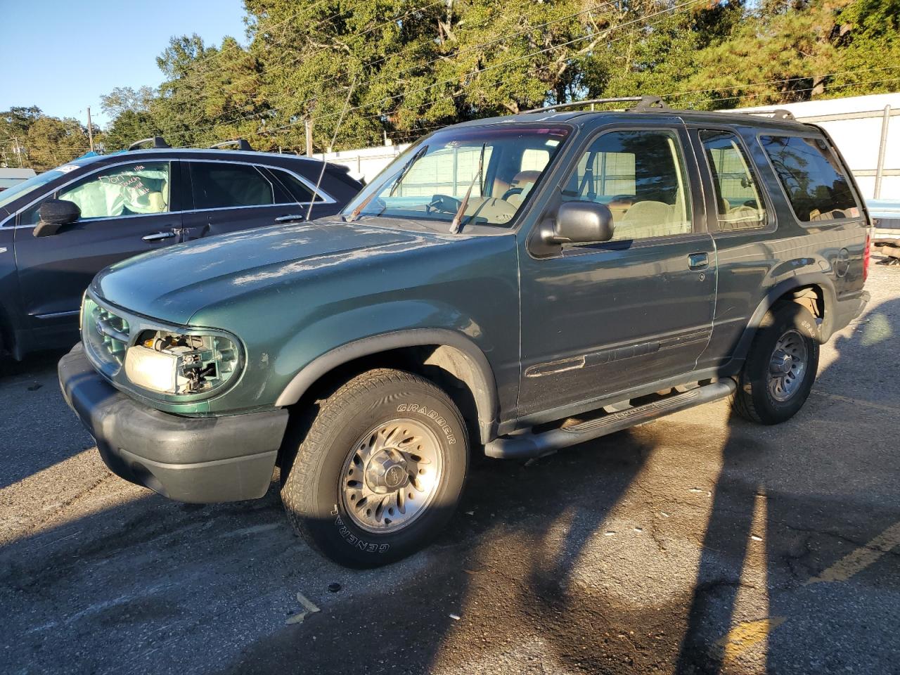 Salvage Ford Explorer Image