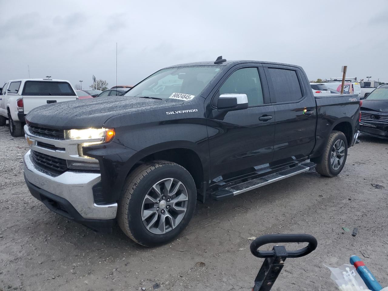 Salvage Chevrolet Silverado Image