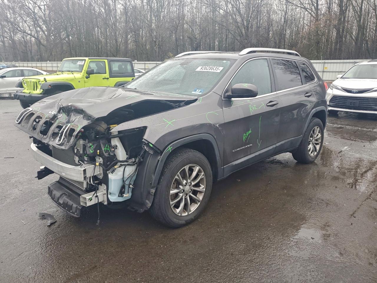 Salvage Jeep Grand Cherokee Image