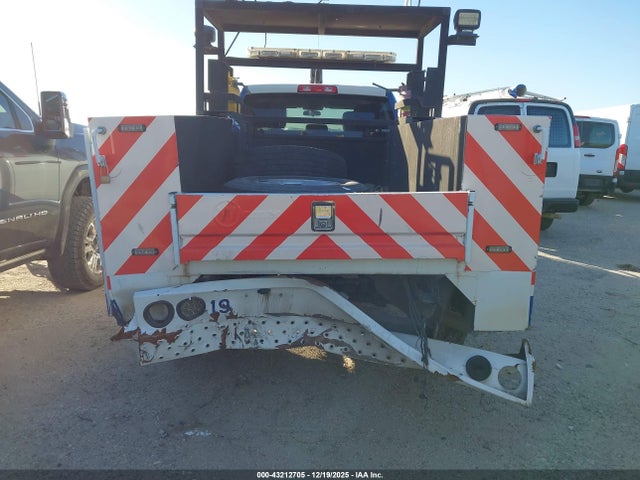 Ram 2500 Tradesman  4x4 8' Box
