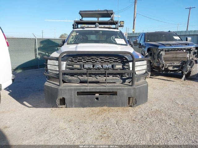 Ram 2500 Tradesman  4x4 8' Box