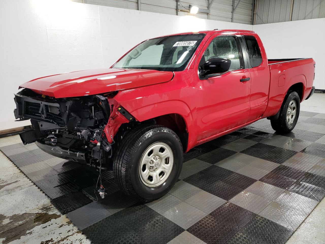 Salvage Nissan Frontier Image
