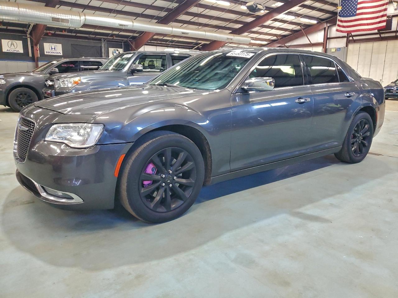 Salvage Chrysler 300 Image