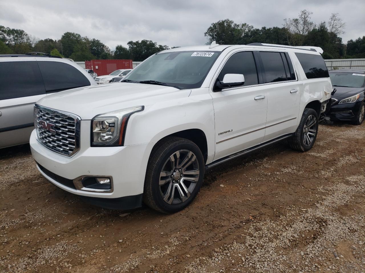 Salvage GMC Yukon Image