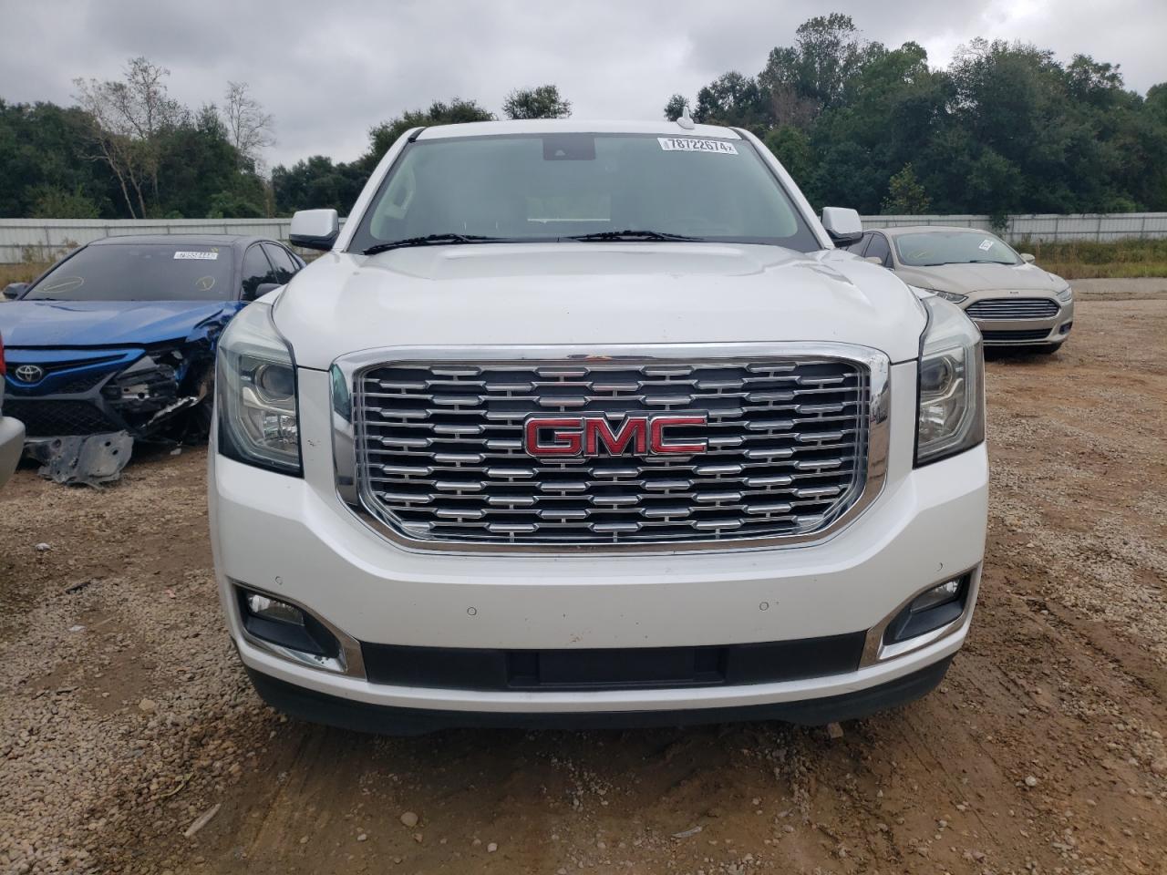 GMC Yukon Denali