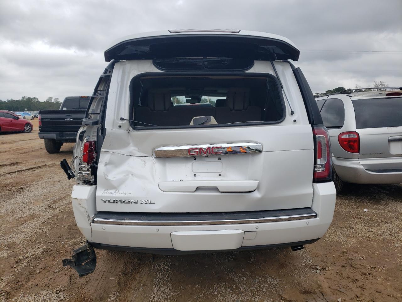 GMC Yukon Denali