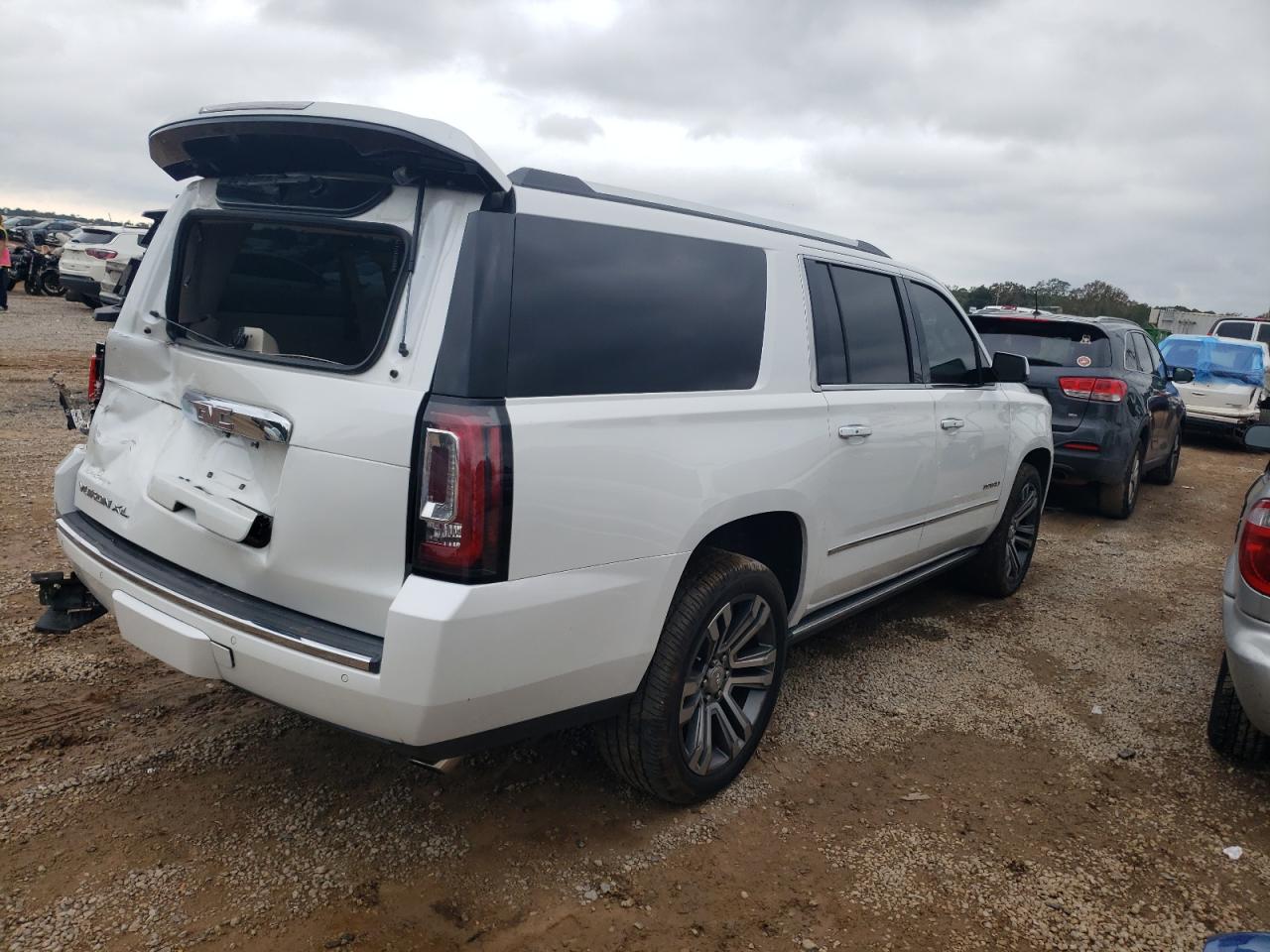 GMC Yukon Denali