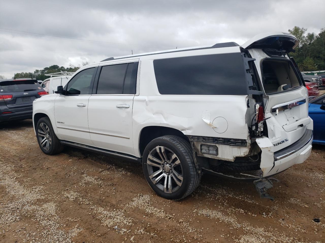 GMC Yukon Denali