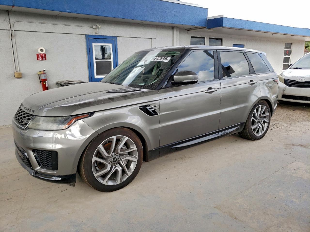 Salvage Land Rover Range Rover Image