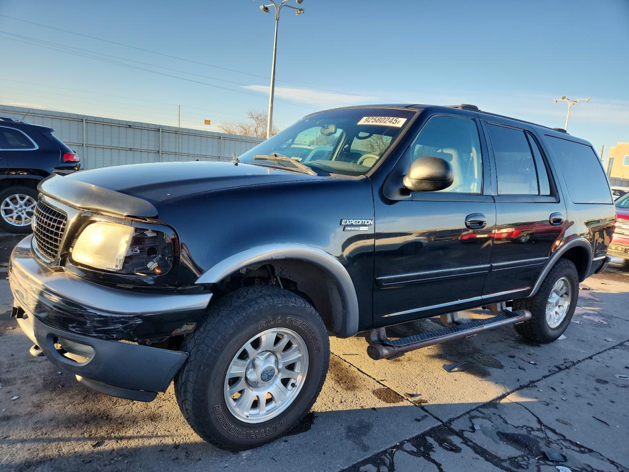 Salvage Ford Expedition Image