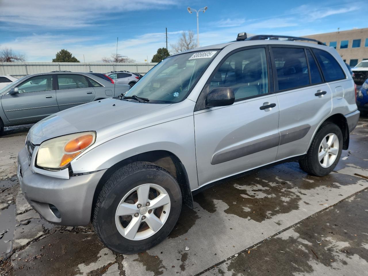 Salvage Toyota RAV4 Image