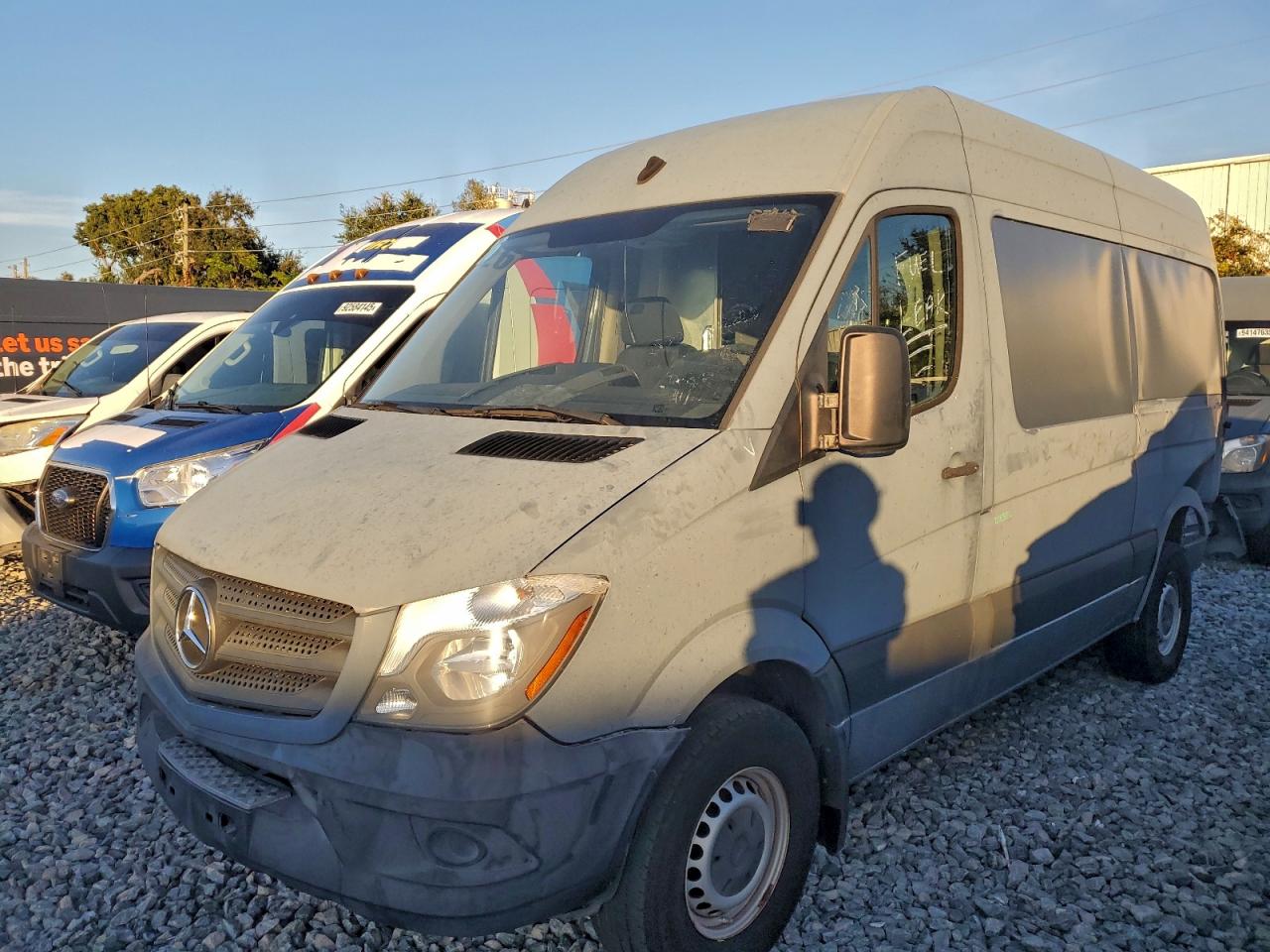 Salvage Mercedes-Benz Sprinter Image