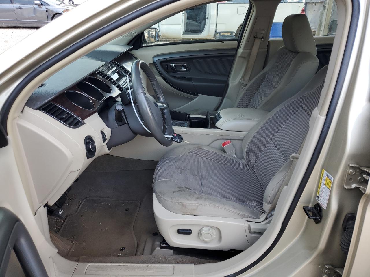 Ford Taurus Sel