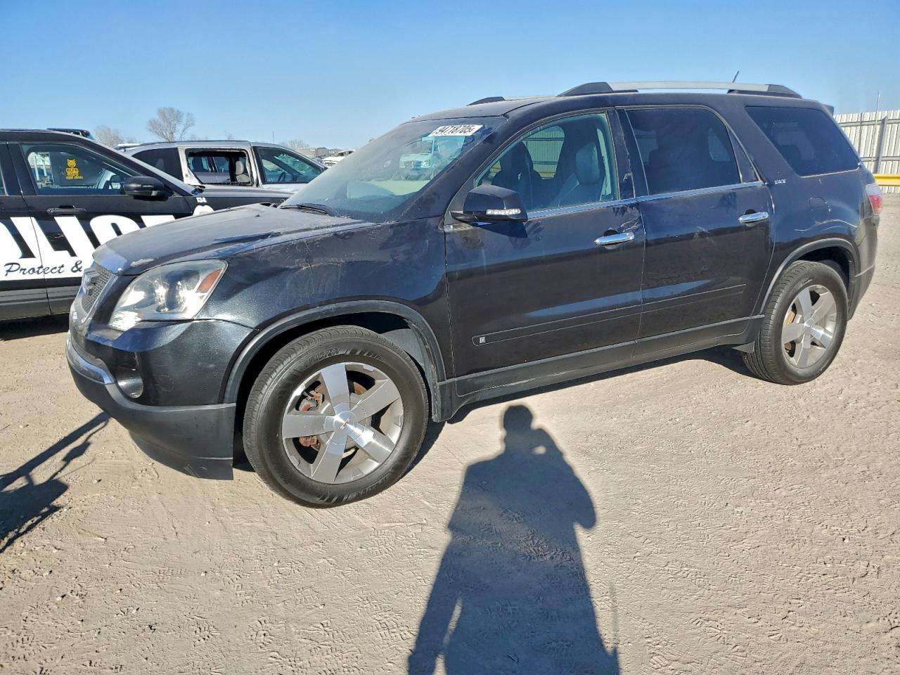 Salvage GMC Acadia Image
