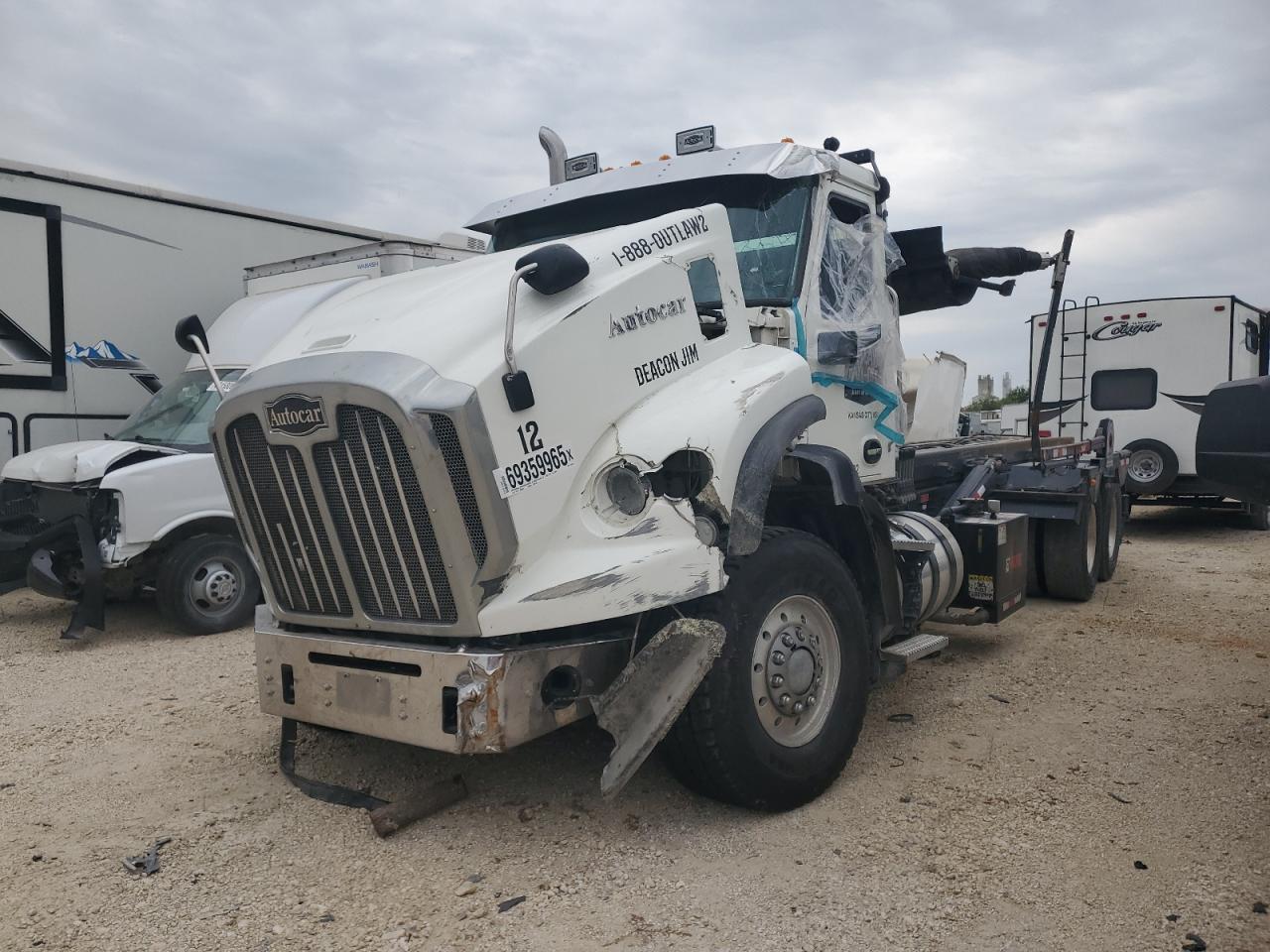 Autocar Llc Dc 64
