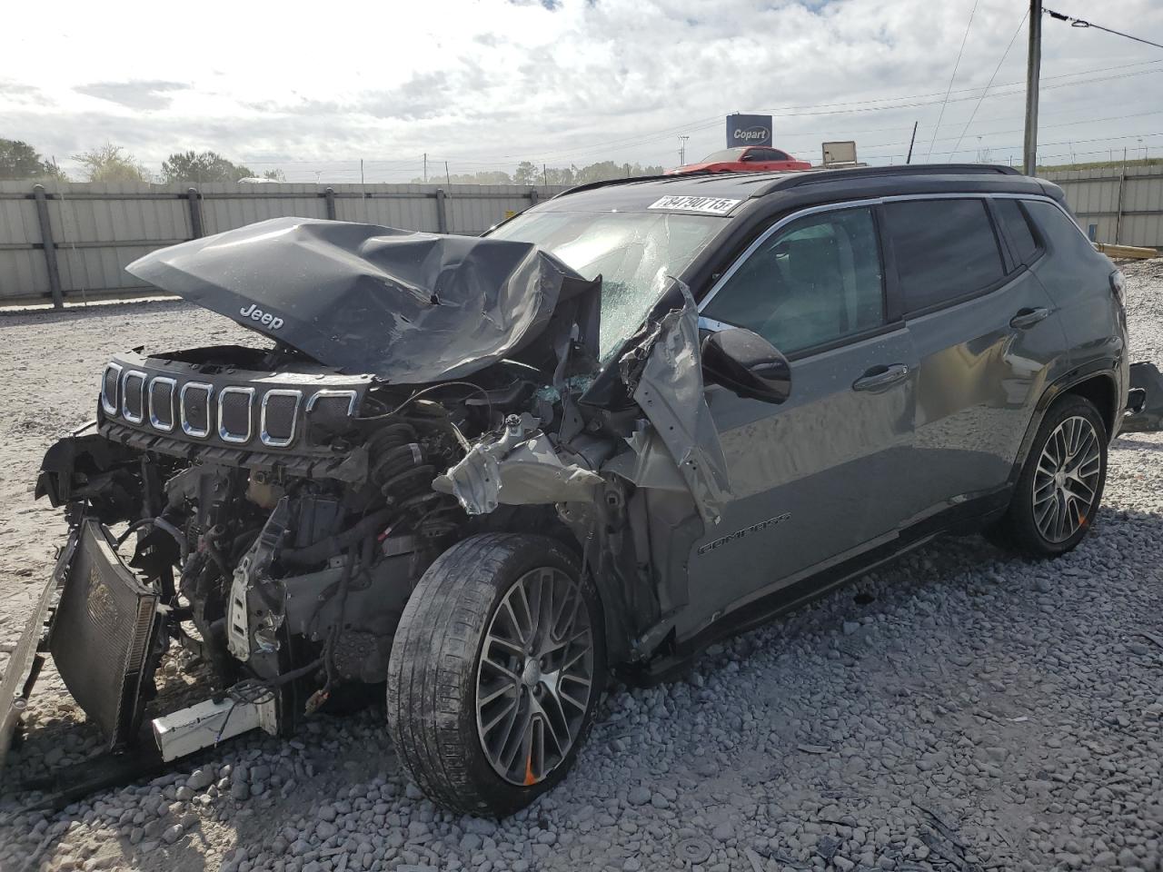 Salvage Jeep Compass Image