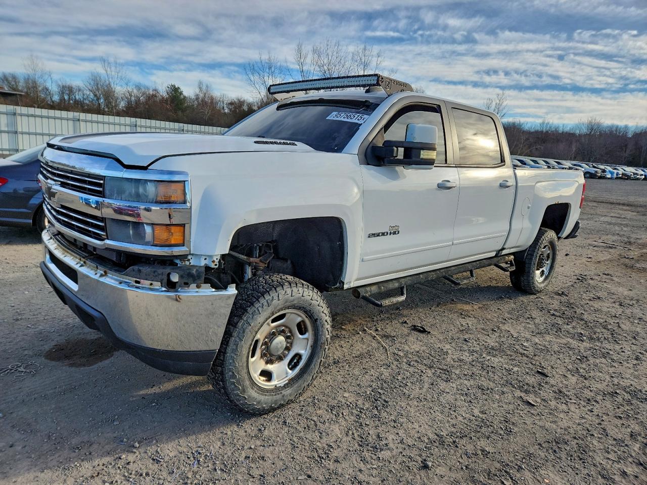 Salvage Chevrolet Silverado Image