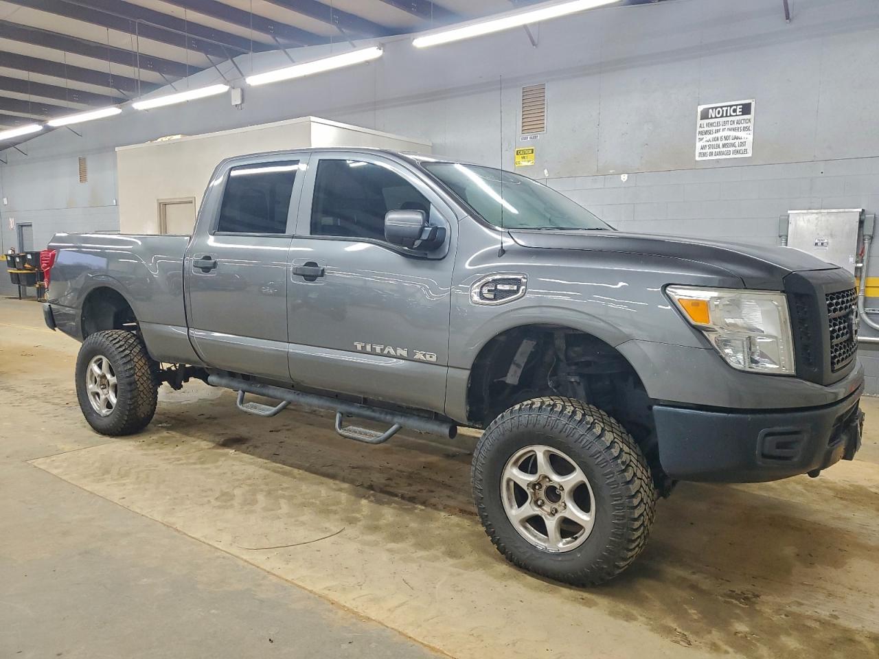 Nissan Titan S