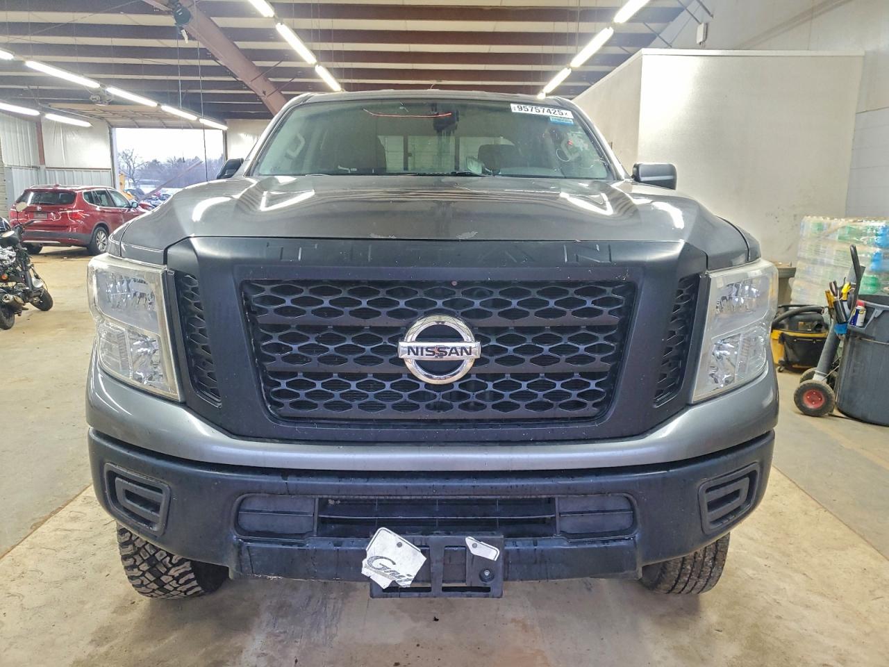 Nissan Titan S