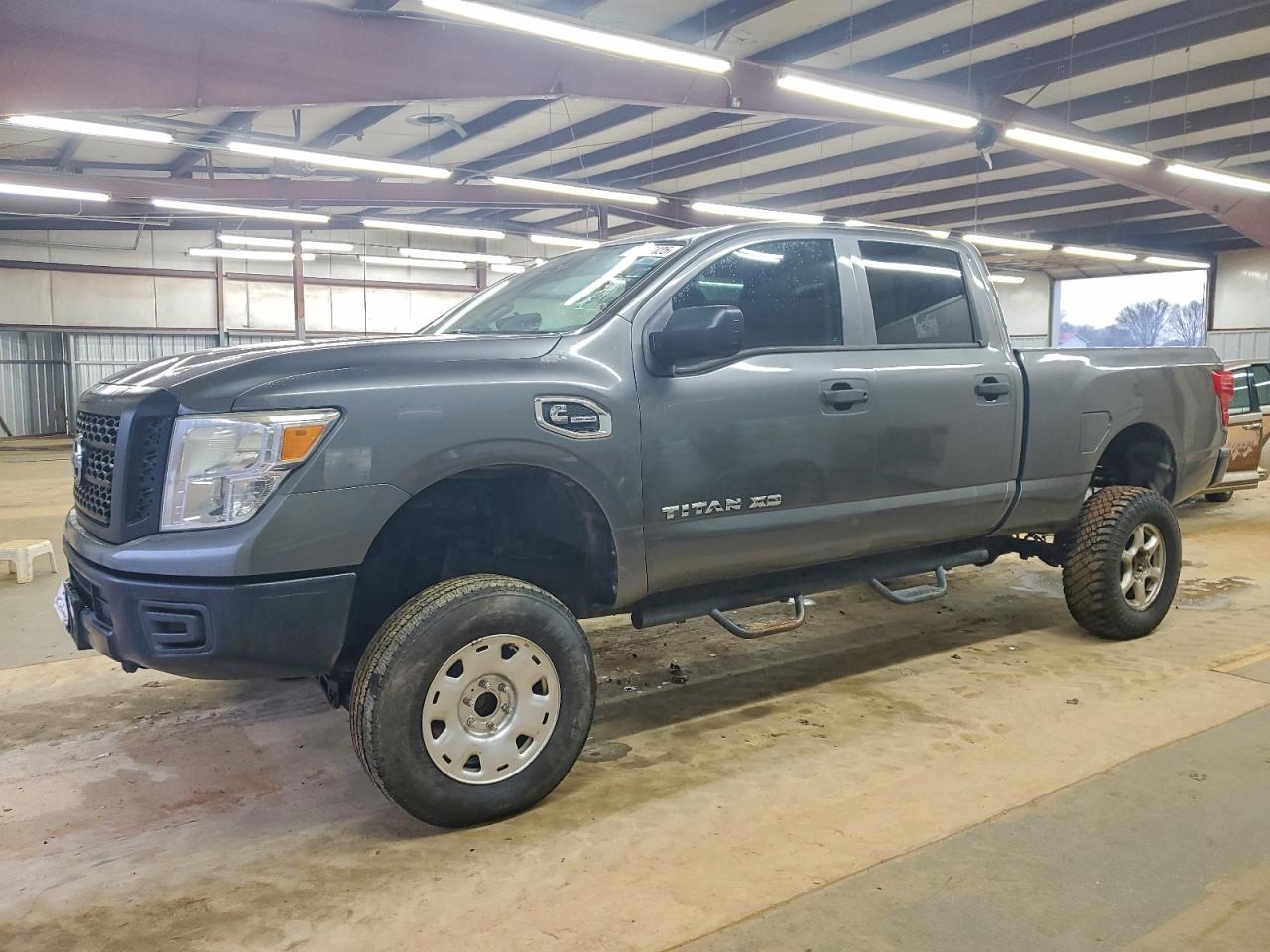 Salvage Nissan Titan Image