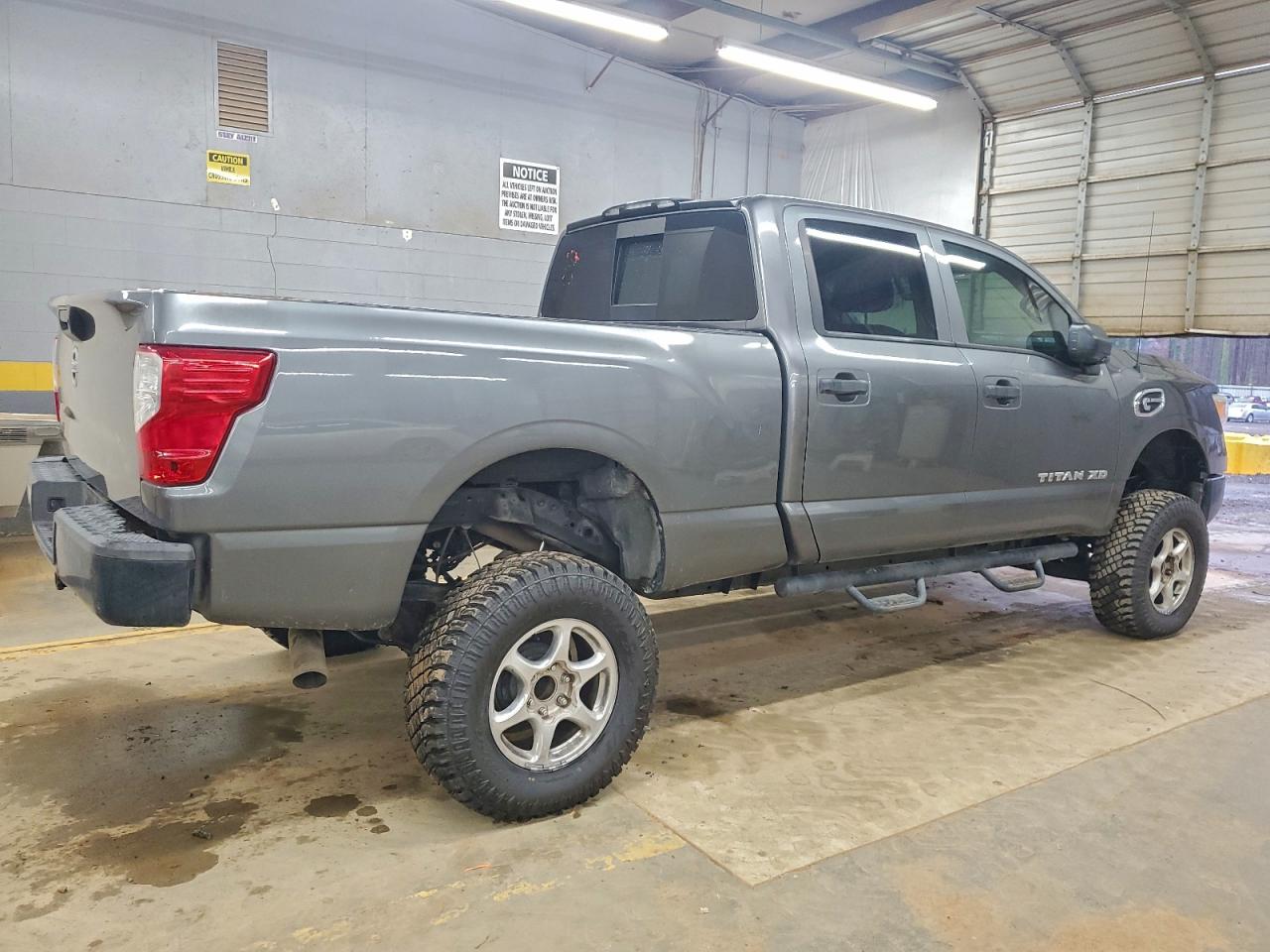 Nissan Titan S