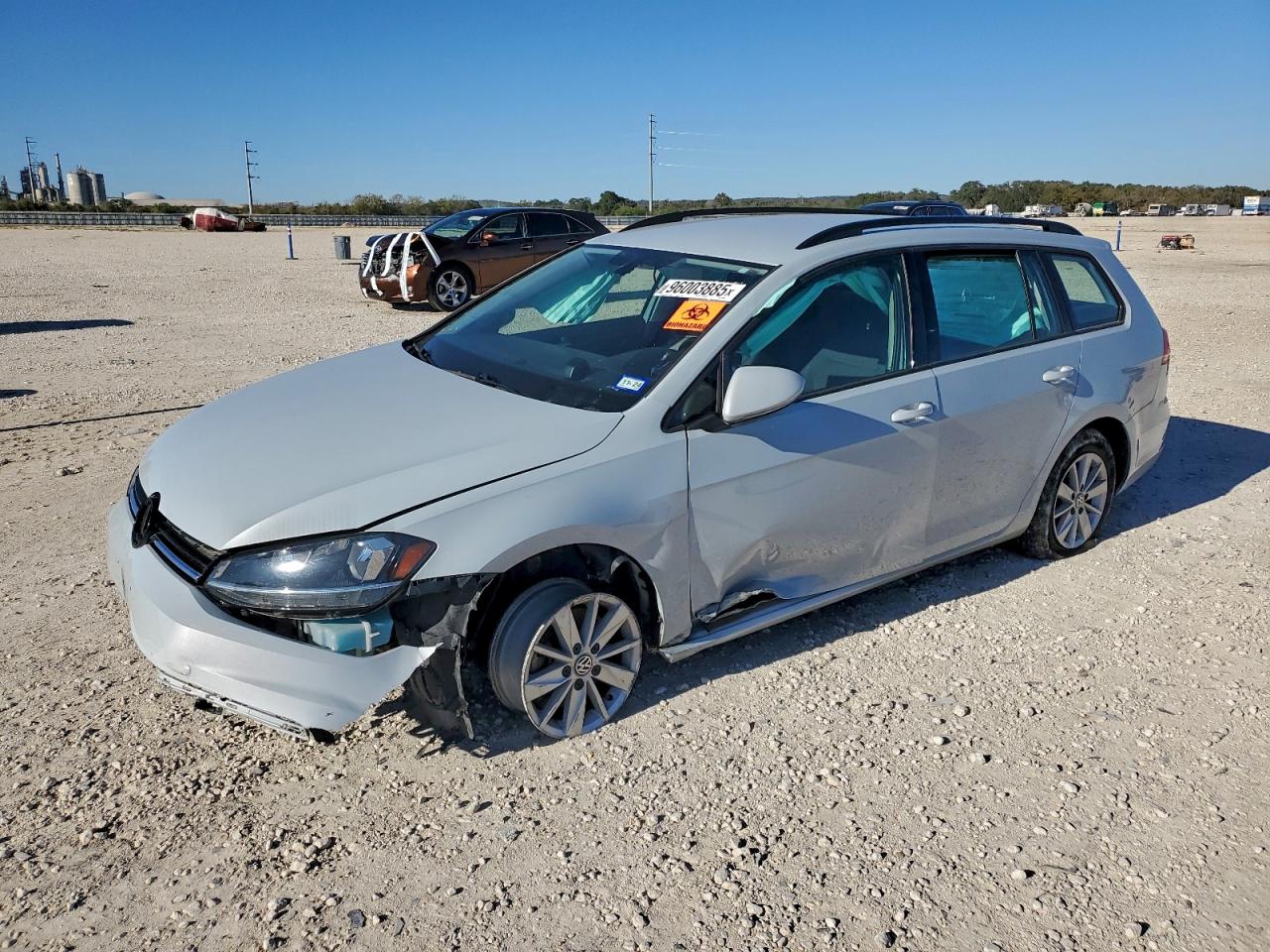 Salvage Volkswagen Golf Image