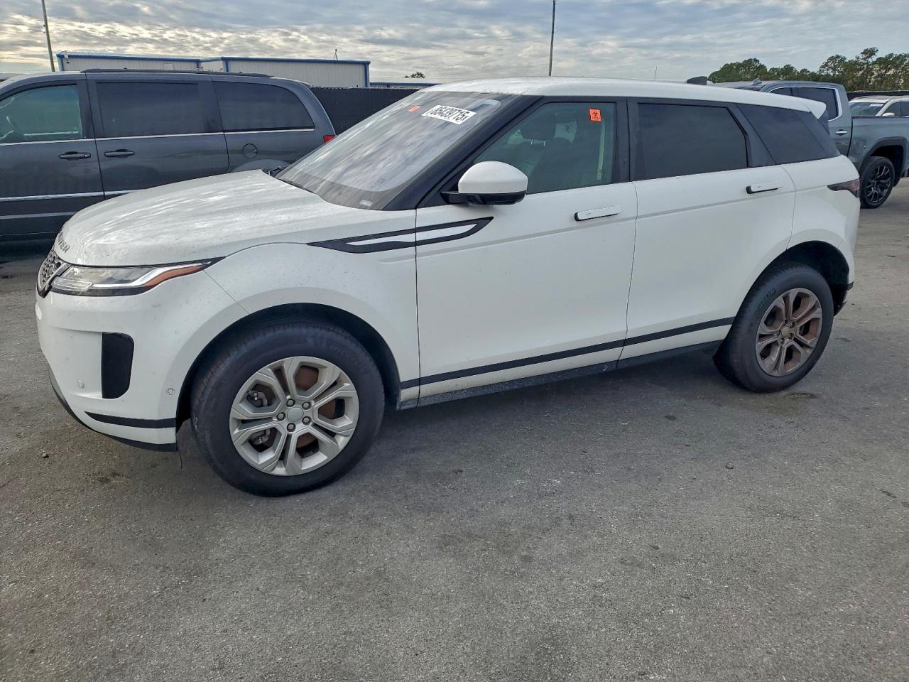 Salvage Land Rover Range Rover Image